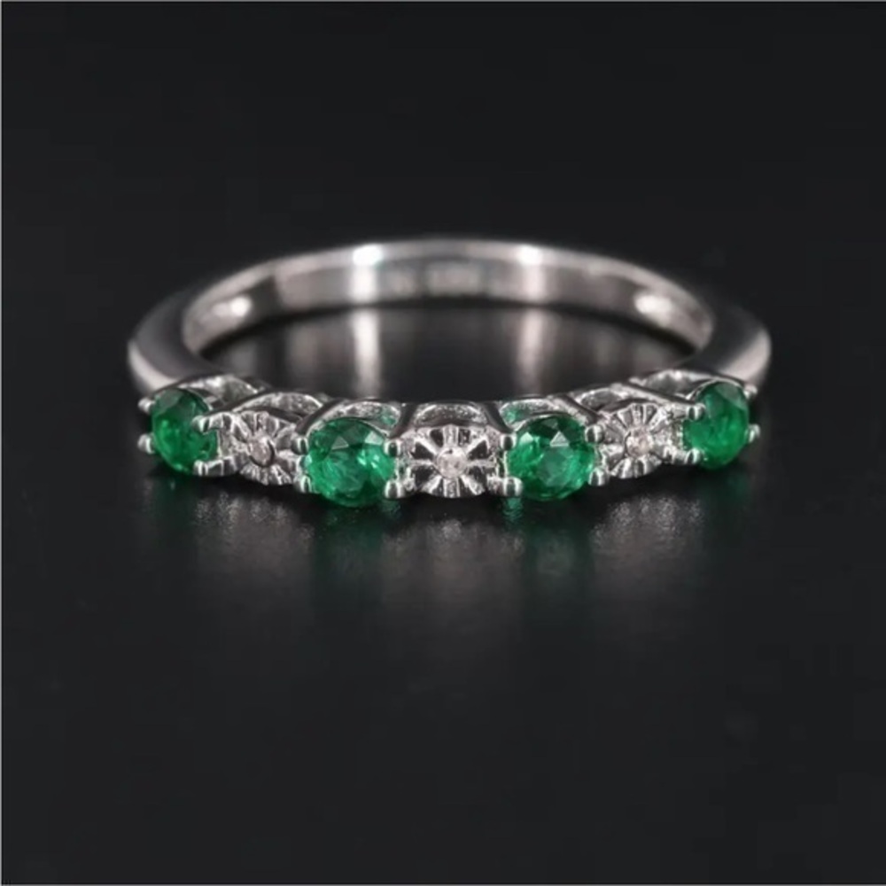 NWOT Sterling silver emerald CZ stacking band ring